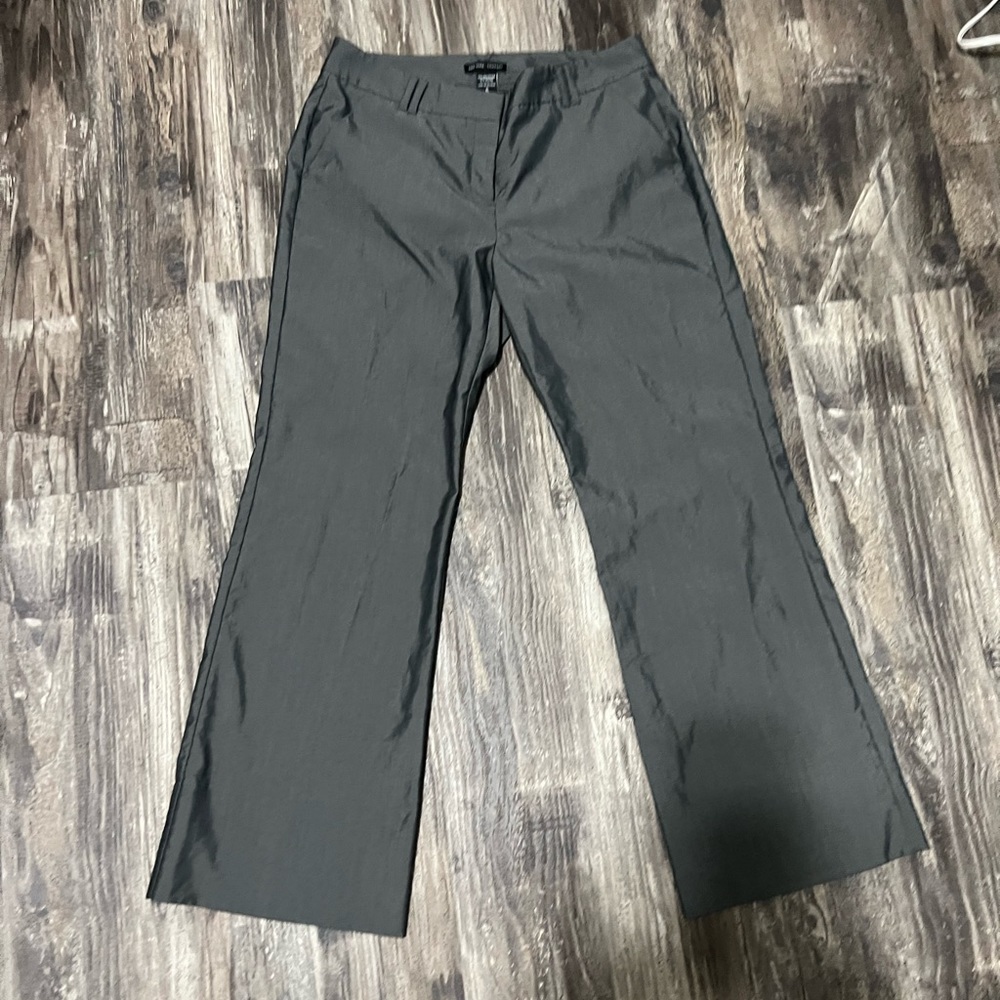 Shiny gray New York and company dress pants size 6 flared